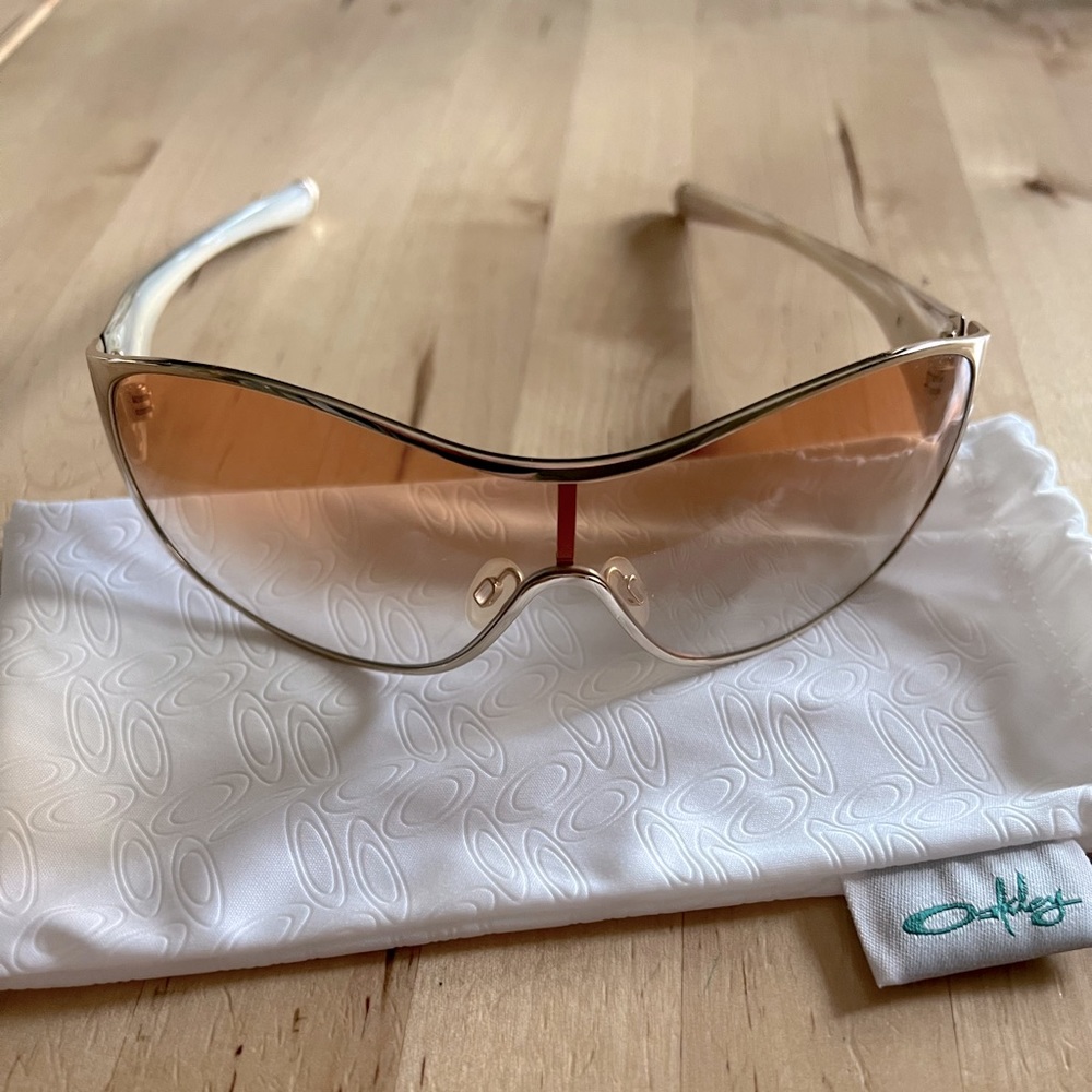 Oakley Breathless women’s sunglasses
